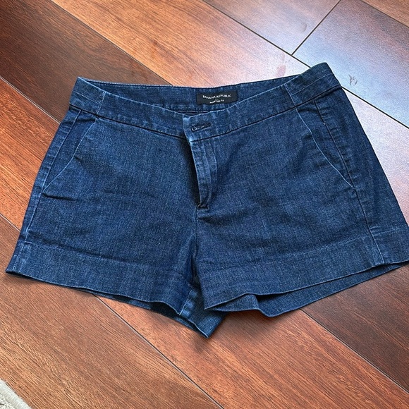 Banana Republic Hampton fit women denim shorts size 26/2 petite - Picture 1 of 5